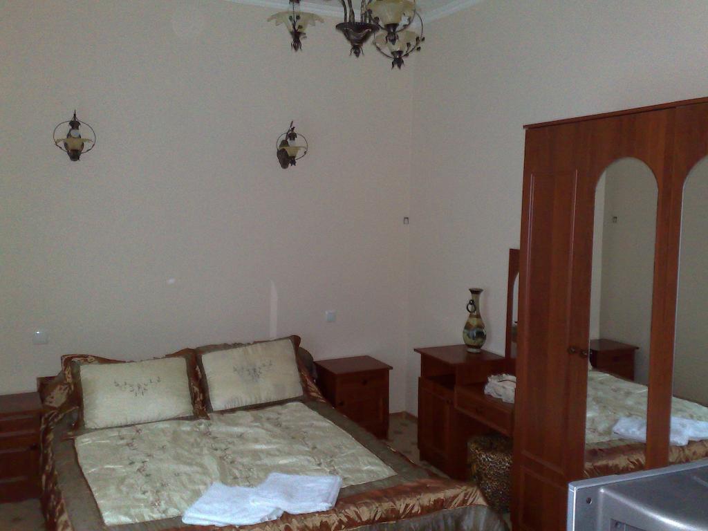 Ekaterininskaya Apartments Odesa Room photo